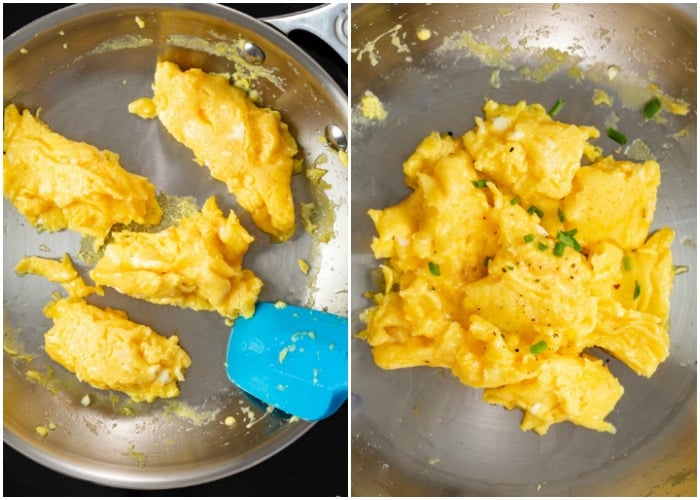 Finir les œufs brouillés dans une casserole et les garnir de ciboulette, de sel et de poivre à la fin.